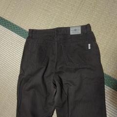 茶色のパンツの画像