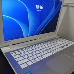 綺麗　東芝　高性能5世代Core i5搭載 高速SSD480G　メモリ大容量8G　薄型スリム　テンキー　フルHD大画面15.6インチ　薄型軽量モデル　カメラ内蔵　HDMI出力　高音質ONKYOスピーカー内蔵 USB3.0 Wifi対応　84