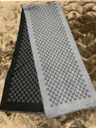 GUCCI グッチ　リバーシブル　マフラー　カシミア　黒色・グレー　GG柄　正規直営店品　新品同様　男性でも使用可能