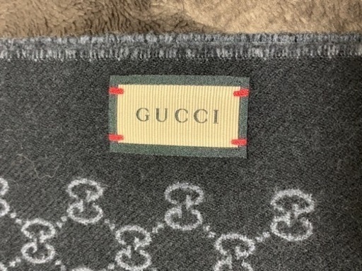 GUCCI グッチ　リバーシブル　マフラー　カシミア　黒色・グレー　GG柄　正規直営店品　新品同様　男性でも使用可能