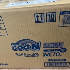 オムツM グーン　70枚✖️3 ダンボールの画像