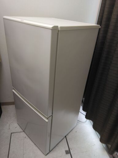 世田谷区近辺配送可能　美品 冷凍冷蔵庫 2ドア 157L 右開き アクア 2019年 AQR-16H(W) コンパクト 1人用 レンジが置ける