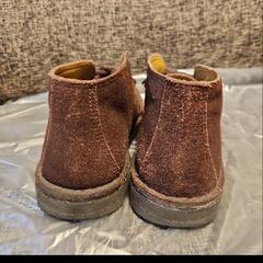オシャレなチャッカブーツの画像