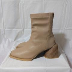 新品未使用 FABBY FABBY. デザインヒールブーツ 

の画像