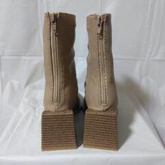 新品未使用 FABBY FABBY. デザインヒールブーツ 

の画像
