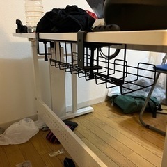 昇降式コンピューター・デスク