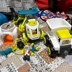 工具で組み換え出来るおもちゃの画像
