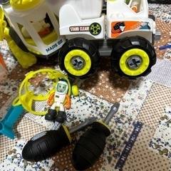 工具で組み換え出来るおもちゃの画像