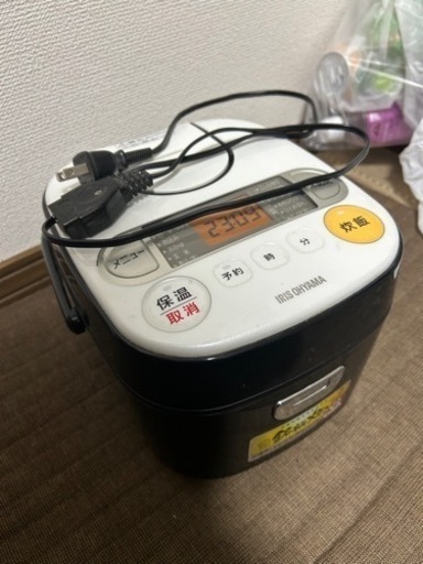 炊飯器（アイリスオーヤマ、KRC-MA30-B）