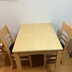 【4月末取りに来てくださる方】ダイニングテーブルセットの画像
