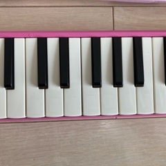 ピンク　ヤマハピアニカ　鍵盤ハーモニカの画像