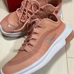 NIKE AIR MAX AXIS スニーカー　レディース　未使用に近いの画像