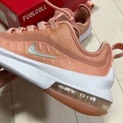NIKE AIR MAX AXIS スニーカー　レディース　未使用に近いの画像