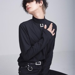 ADRER メタルチャームロングハイネックトップ