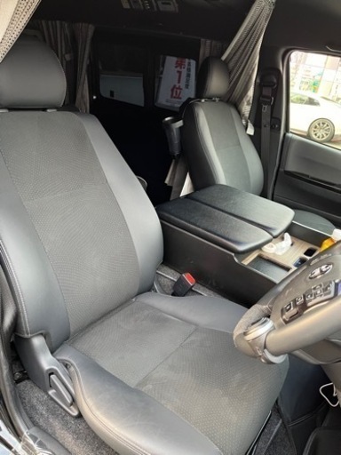 ハイエース　7型　運転席シート　ダークプライム2