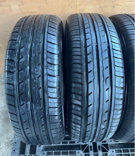 215/60R17  ヨコハマ　BluEarth 4本セット