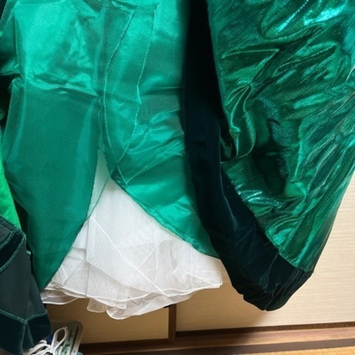 パニエつきドレス