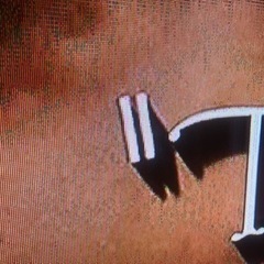 大型テレビ、リモコンで角度が変えられます！の画像