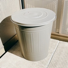 【譲ります】ふた付きゴミ箱, グレー