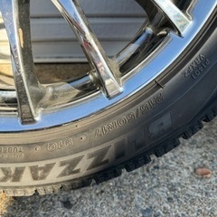 ホイールタイヤの画像