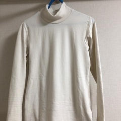 ユニクロ　ヒートテック超極暖　ハイネックM