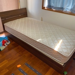 ベットフレームとマットレスセット　9000円