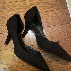 ブラック パンプス
