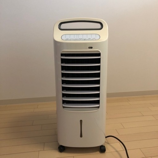 加湿つき温冷風扇　ホワイト　ヒーター　電気ストーブ　加湿器