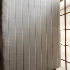 脚付きマットレスの画像