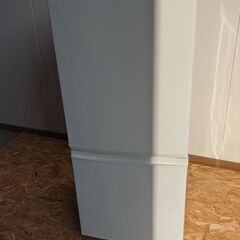 【お引取り先決定しました】シャープ 137L 冷蔵庫 2015年...