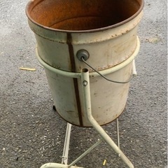 TOYOTA純正　オイル缶 ペール缶 スタンド 工房 ガレージの画像