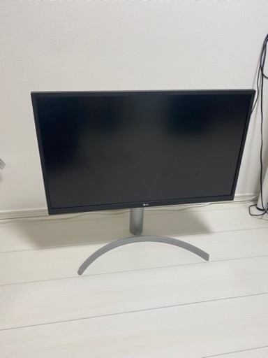 27インチ　4K ディスプレイ　モニター