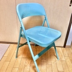 IKEA折りたたみ椅子（水色）の画像