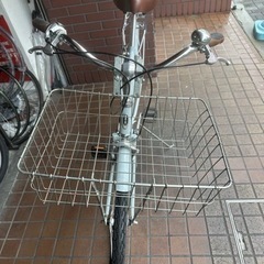 700Ｃ　SCHWINN　7speed　フロントカゴ　リアキャリア付き　グレーの画像