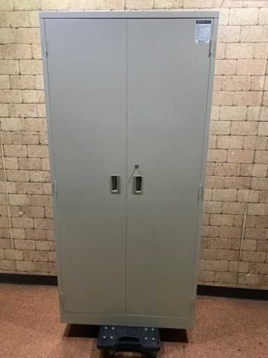 コクヨ 5段式保管庫 両開き書庫 ロッカー 棚調節可 下置き用 鍵付き 幅880mm×奥行400mm×高さ1850mm グレー SH-370F1NC A