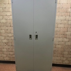コクヨ 5段式保管庫 両開き書庫 ロッカー 棚調節可 下置き用 ...