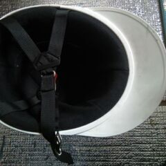 半キャップヘルメットメタリックシルバーの画像