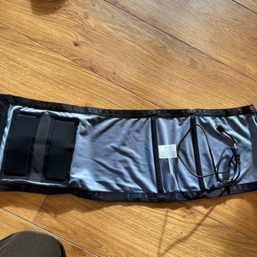 【最安値美品】シックスパッド パワースーツライトアブズ Mサイズ