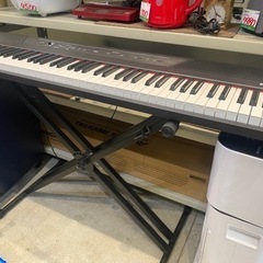 ALESIS 電子ピアノ スタンド付 88鍵盤 練習 初心者 中古の画像