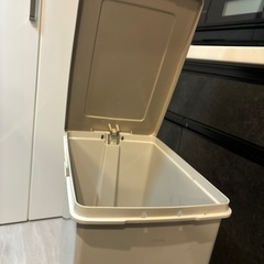 ゴミ箱の画像