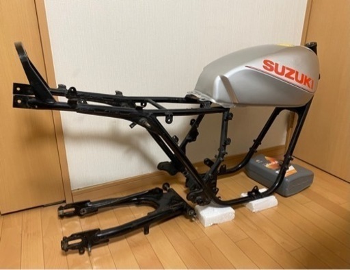 GSX400F フレーム、タンク、スイングアーム