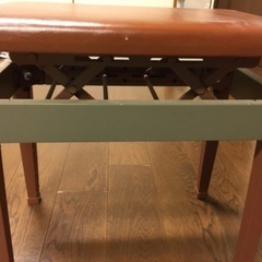 ピアノ　椅子の画像