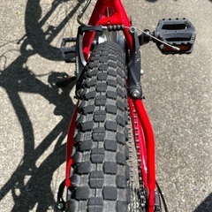 UK Pinnacle 24インチ 赤 子供用自転車　の画像