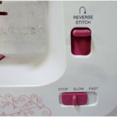 電動ミシン　コンパクト　家庭用　初心者　操作簡単　持ち運び便利　ポータブルミシン　手工芸　ハンドクラフト　趣味の画像