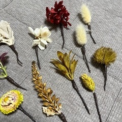 造花髪飾りの画像