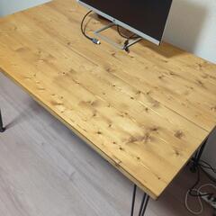 ダイニングテーブルの画像