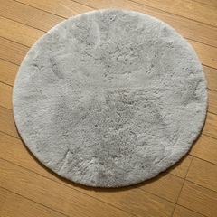 ほぼ新品 フロアマット ラグ ウサギマット 円形 丸型 