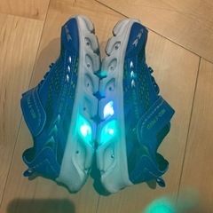 【18㎝】光る靴　ブルーの画像