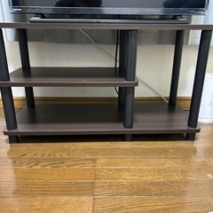 普通のテレビ棚です。