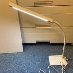 LEDデスクライト PIAZZA C-1 WHの画像